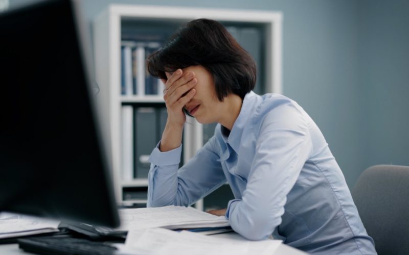 Concediu medical şi program de lucru mai scurt. Afecţiunea care este pe cale să fie considerată boală profesională